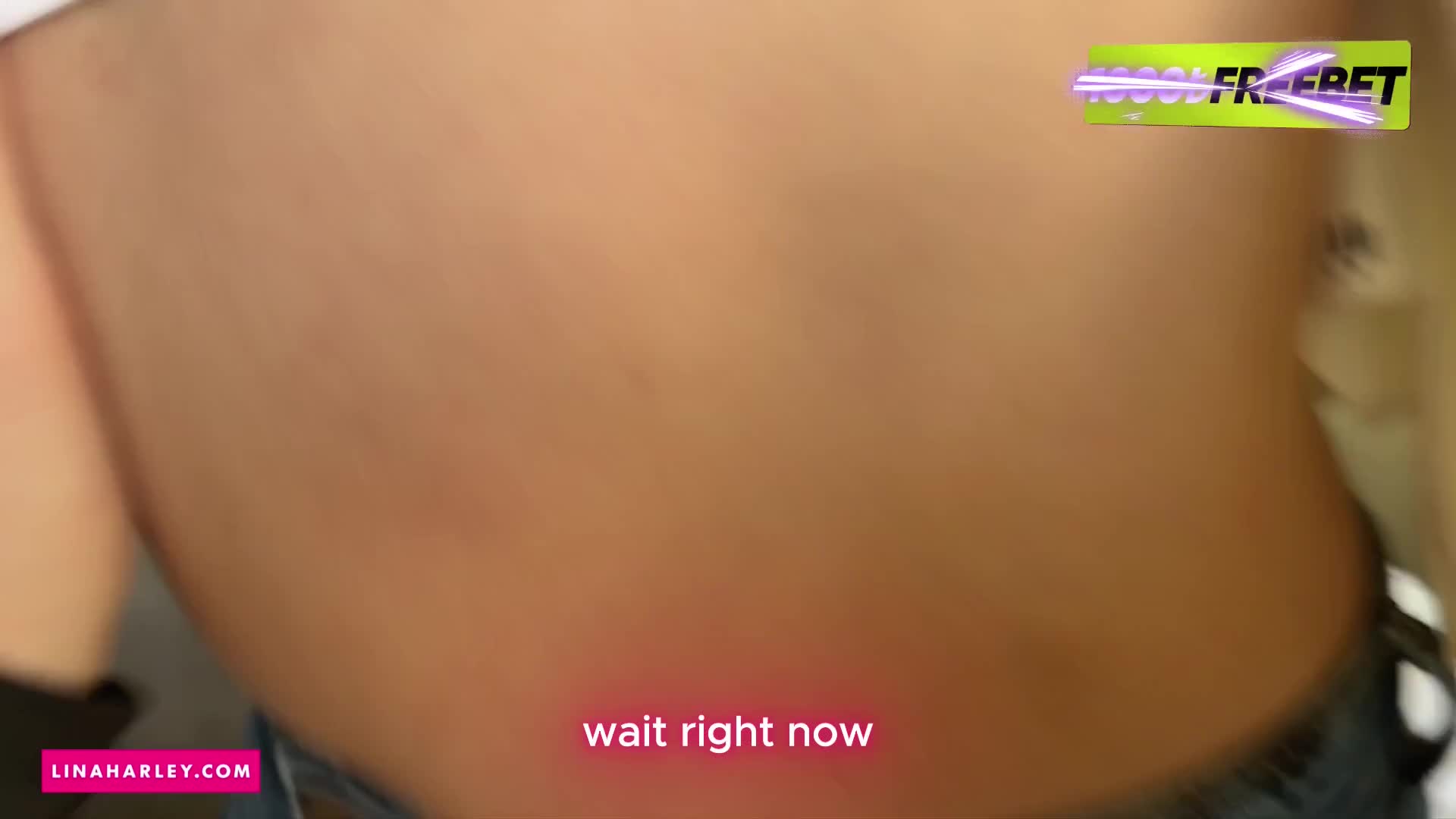 Yeni Gelin Gibi Yarrağı kavrıyor - Türk Porno